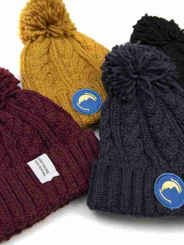 Fritidsklader bobble hats in navy blue, mustard yellow, burgundy and black