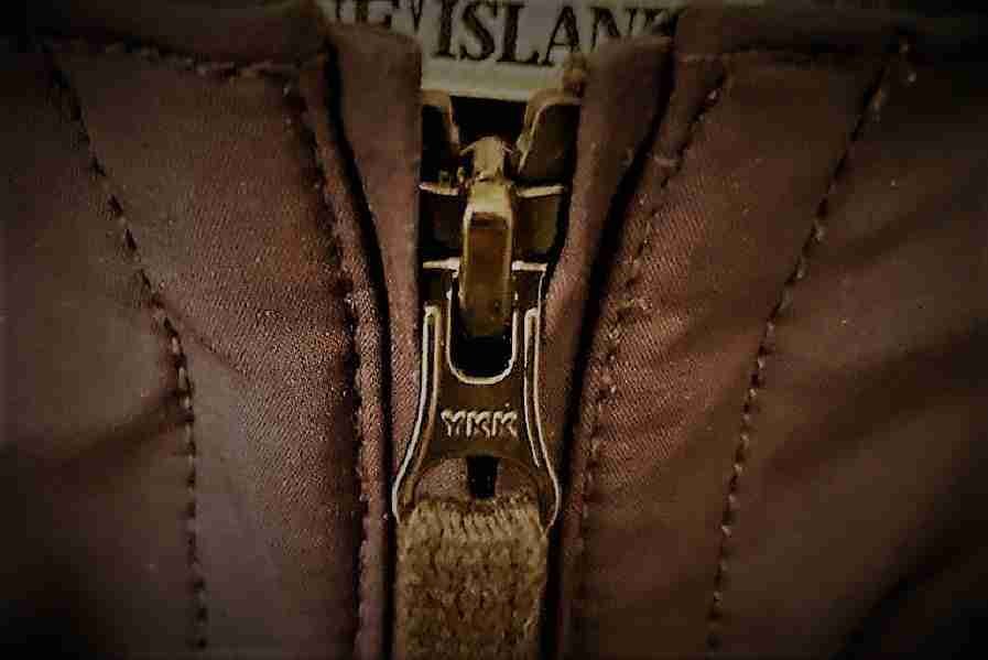 How to spot a fake Stone Island Lampo or YKK zips